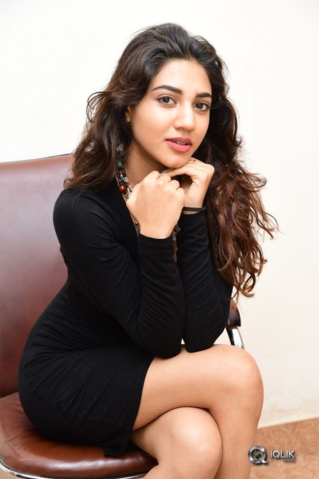 Sonakshi-Singh-Hot-Pics